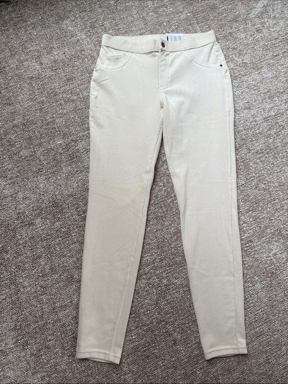 HUE Cream Skinny Pants